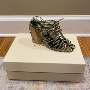 New w/box heels